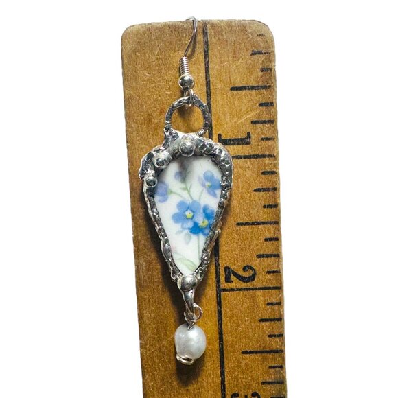 Royal Albert 1976 Memory Lane Earrings with Boho Metalwork & Freshwater Pearls - Picture 8 of 13